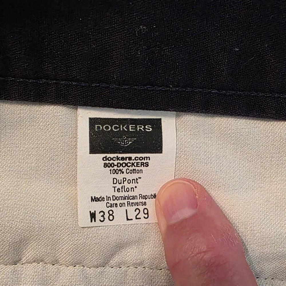 Dockers Non-Pleated Cargo Pants. Men's Size 38